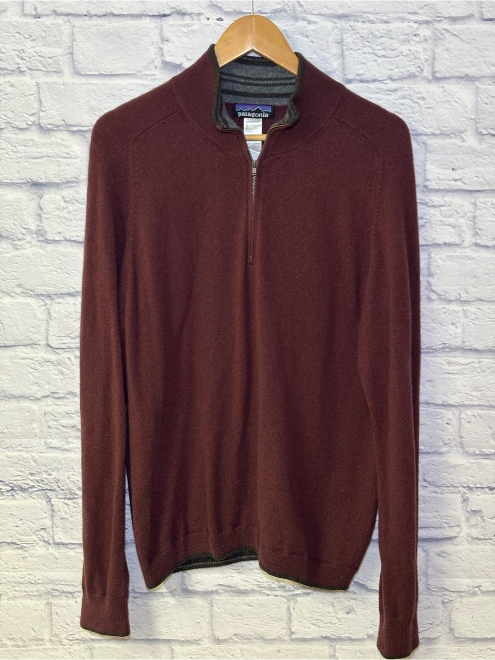 Patagonia Recycled Cashmere 1/4-Zip Sweater Men’s Medium Maroon Long Sleeve